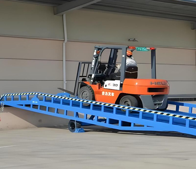铜官移动式卸货平台（叉车用）